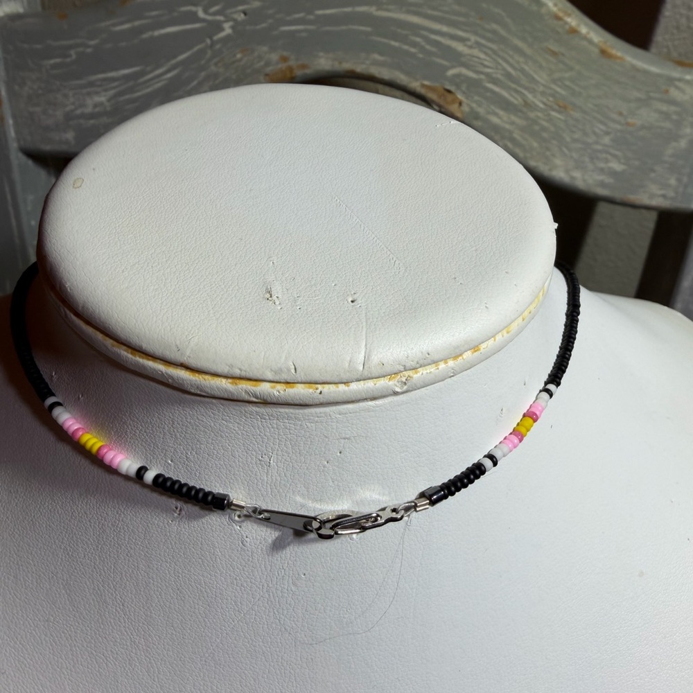 Handcrafted Sunrise Shell and Black, Yellow & Pink Beaded Necklace - Picture 7 of 8